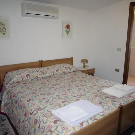 Pani Sebastiano Bed & Breakfast *